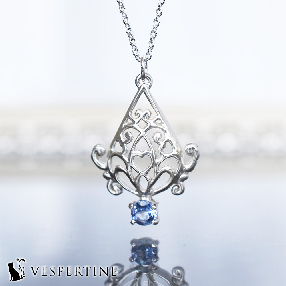 透かし雫のネックレス